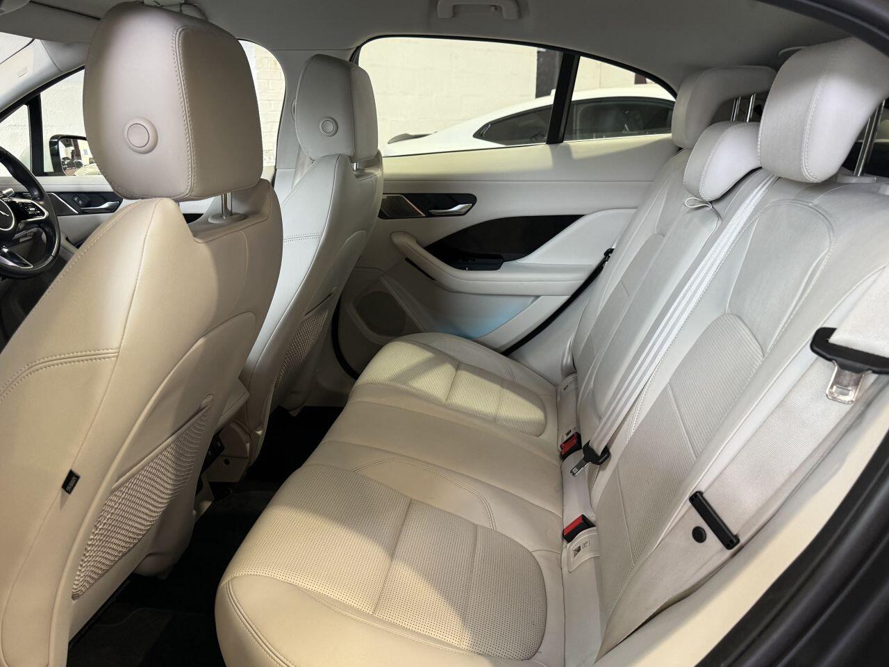Jaguar I-Pace view 60