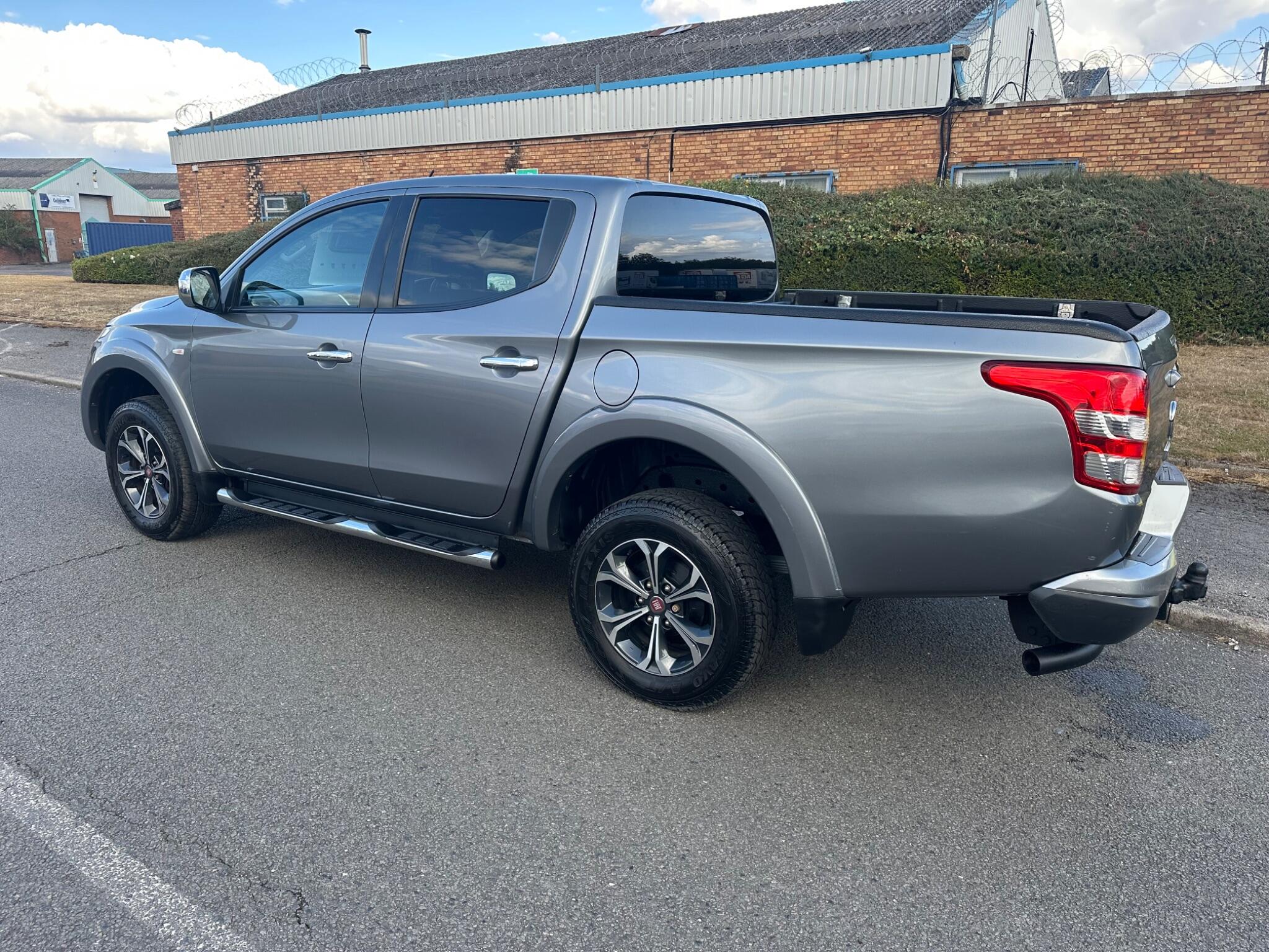 Fiat Fullback view 9