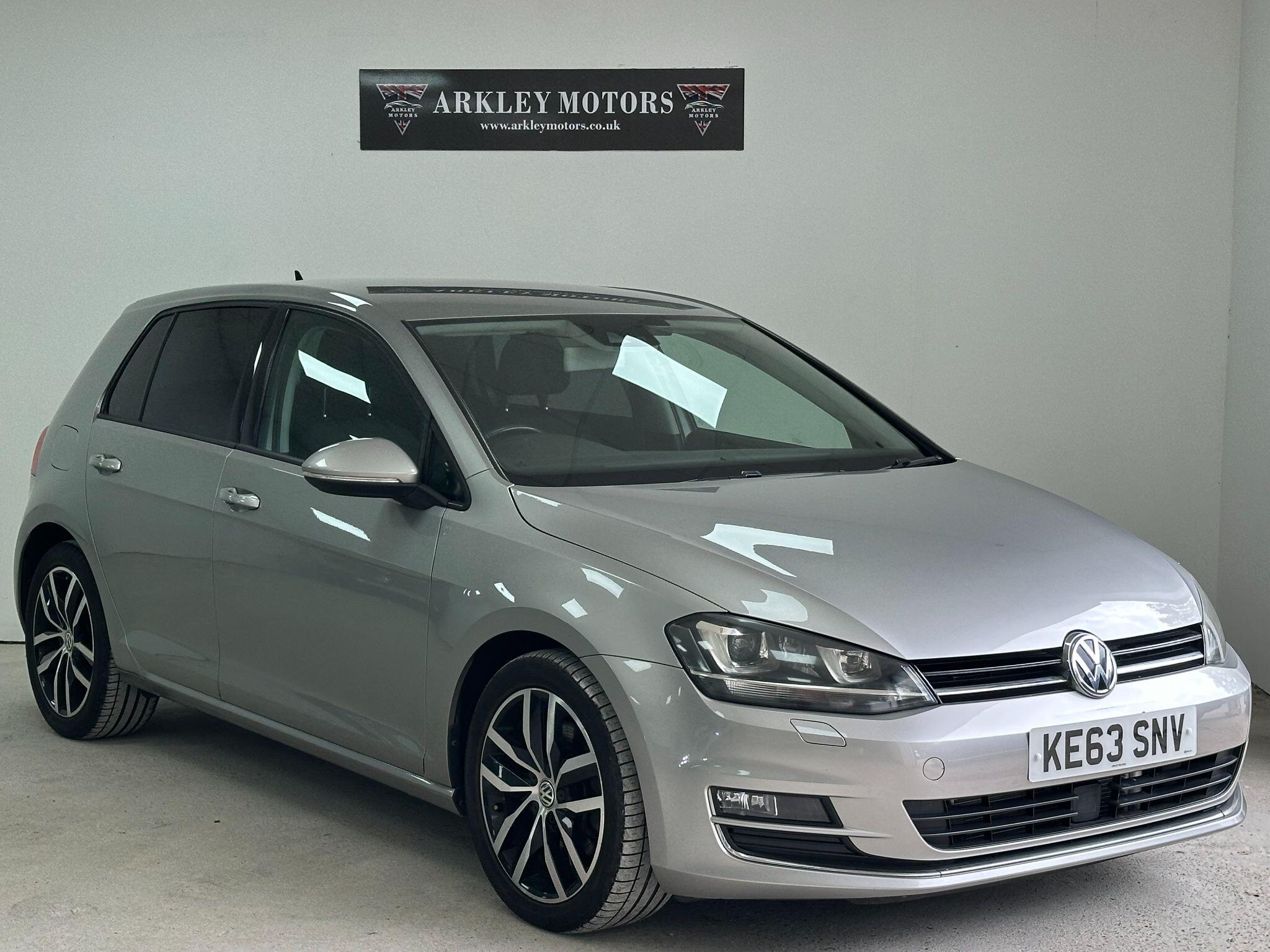 2014 Volkswagen Golf image 1