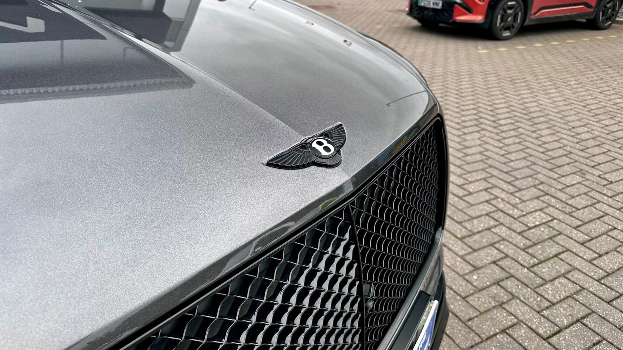 Bentley Bentayga view 13