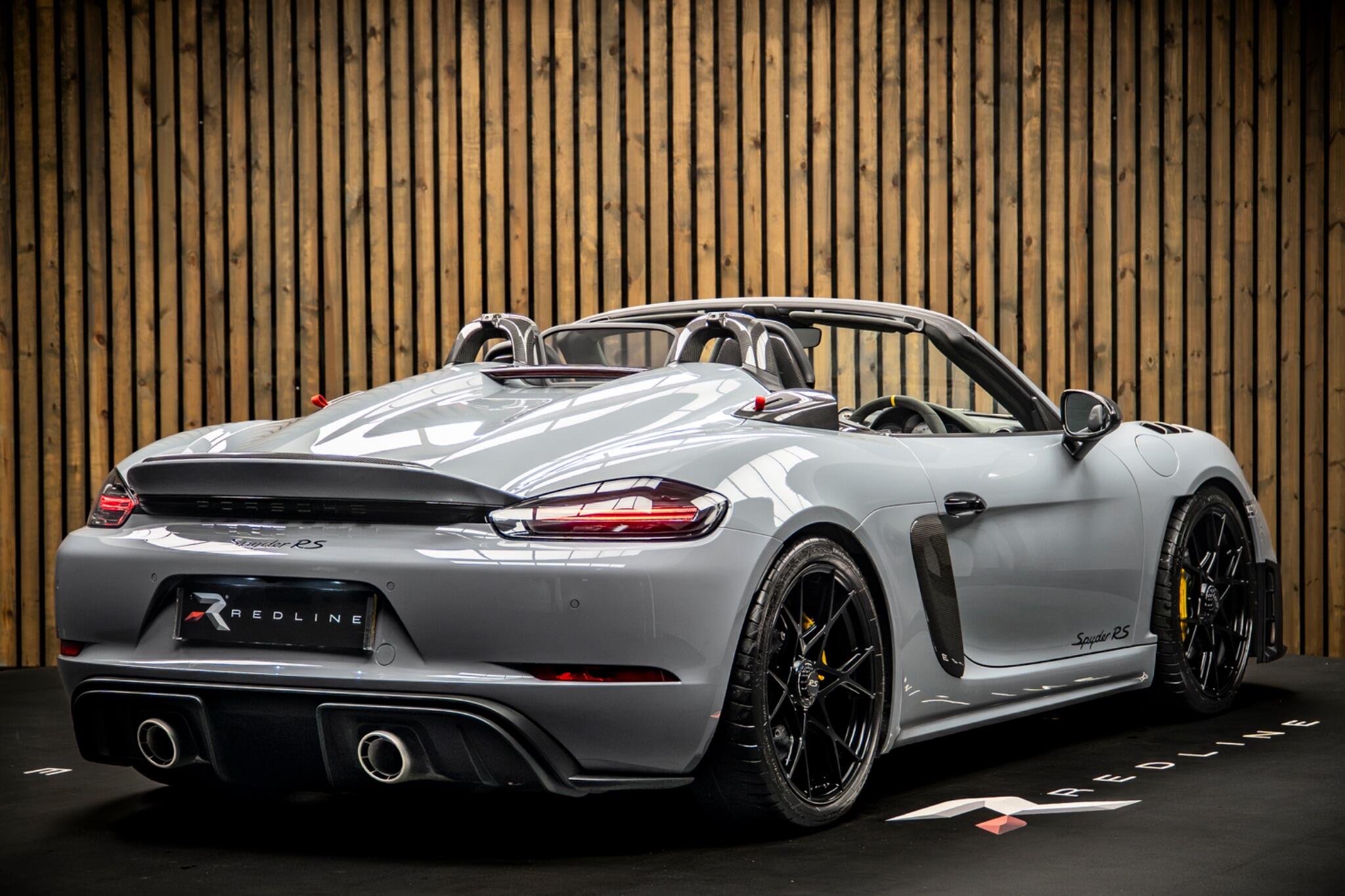 Porsche 718 Spyder view 4