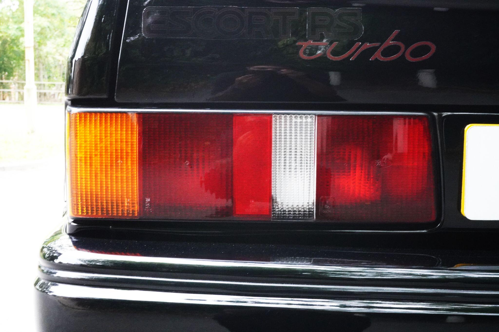 Ford Escort view 60