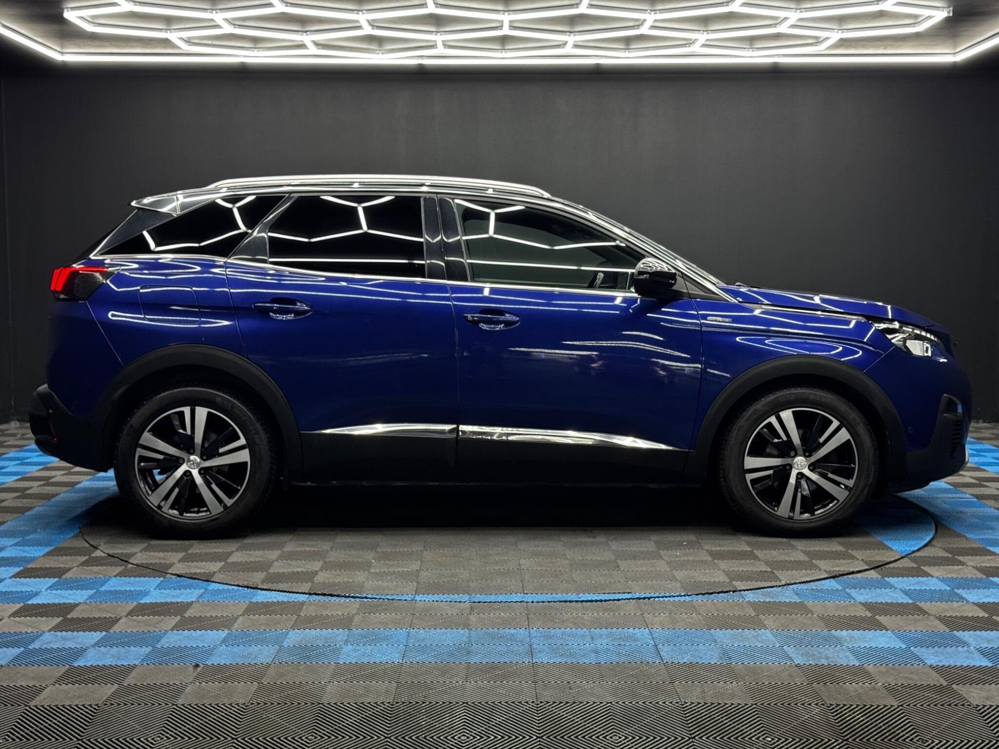 Peugeot 3008 view 4