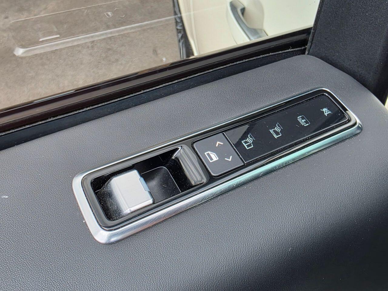 Land Rover Range Rover view 9