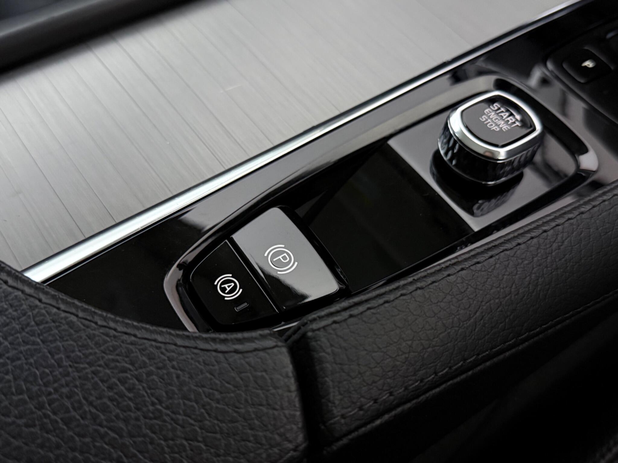 Volvo XC90 view 26
