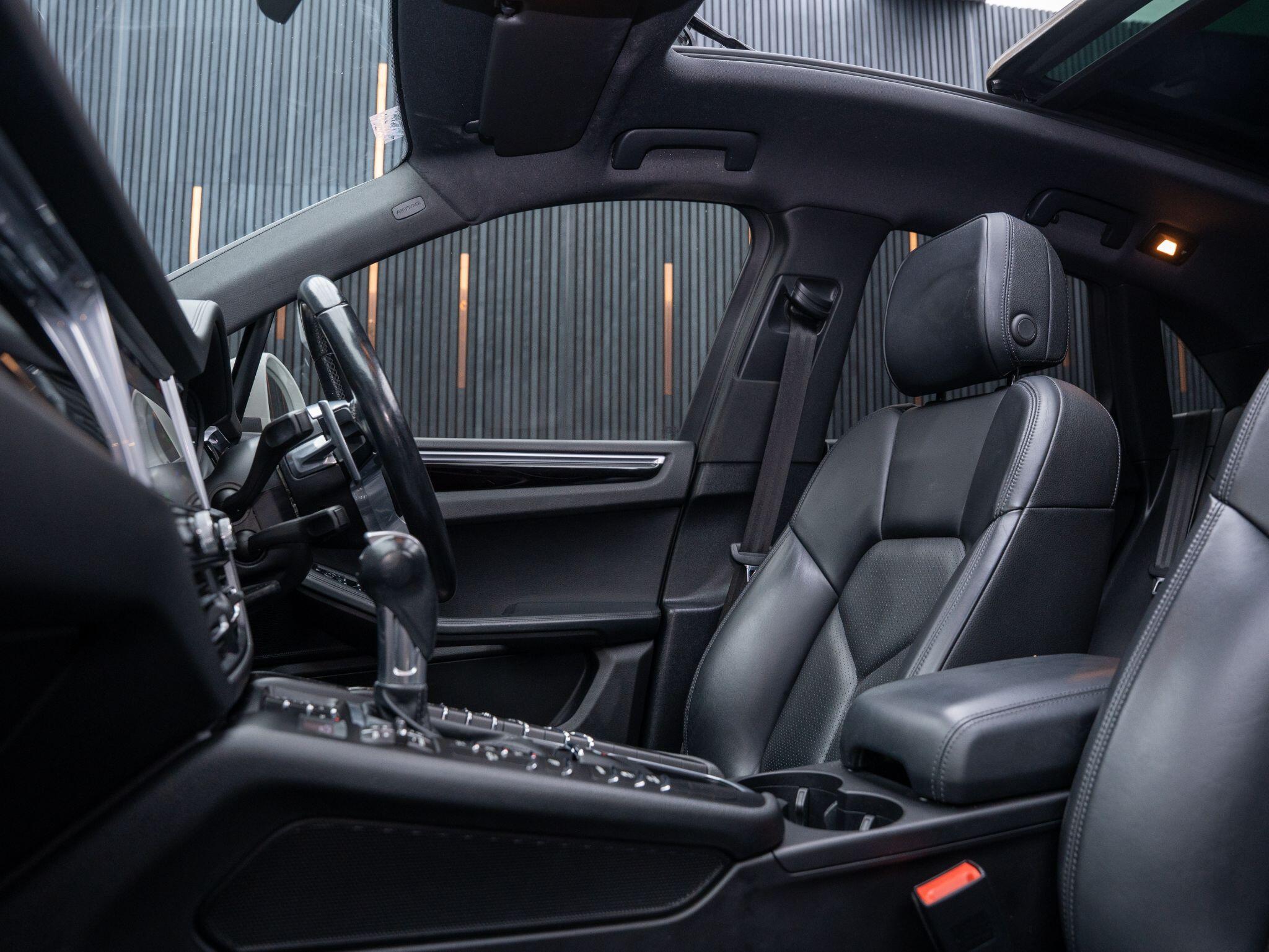 Porsche Macan view 33
