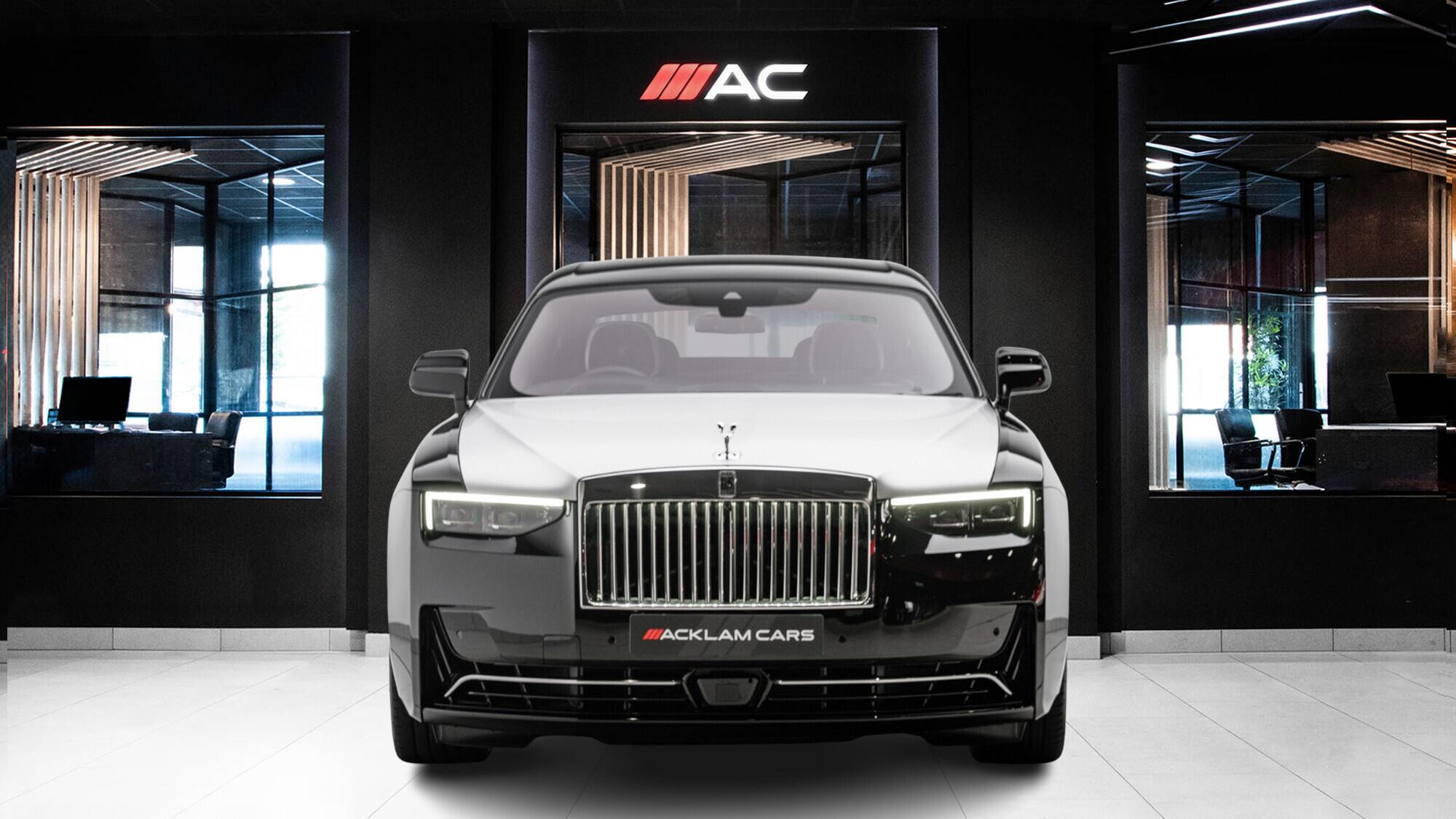 Rolls-Royce Ghost view 2