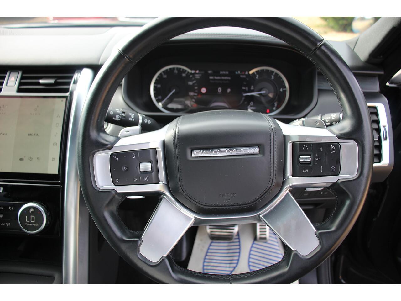 Land Rover Discovery view 50