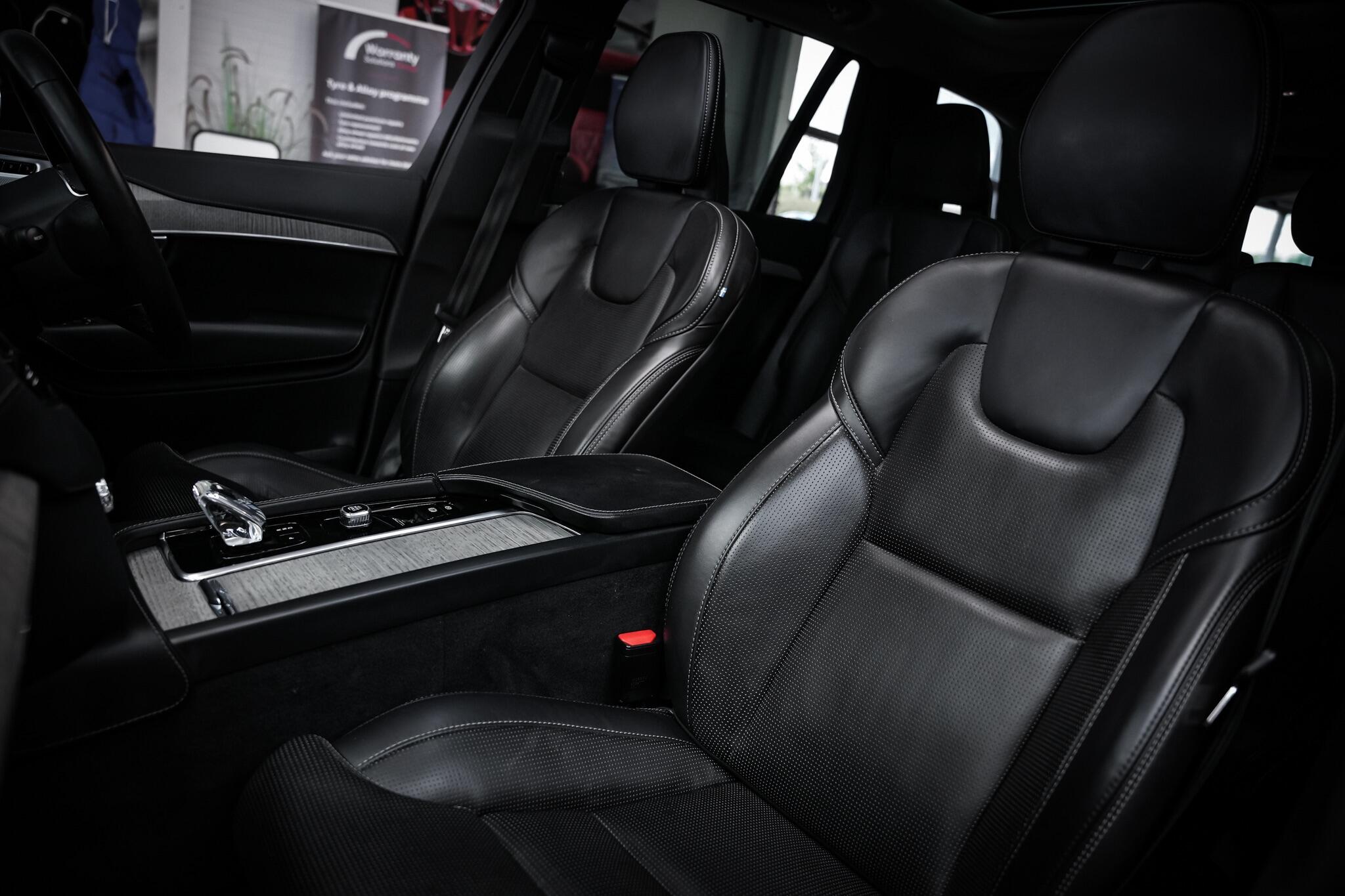 Volvo XC90 view 24