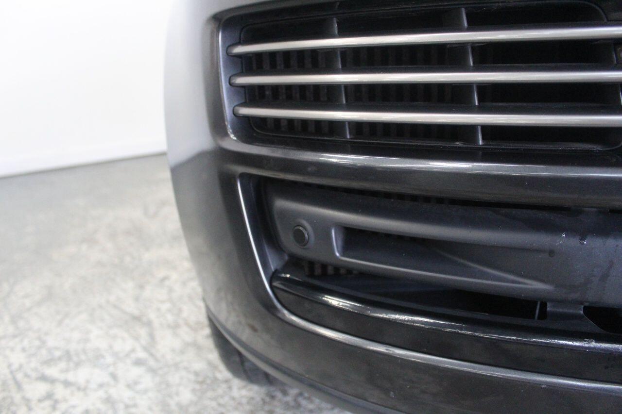 Land Rover Range Rover view 16
