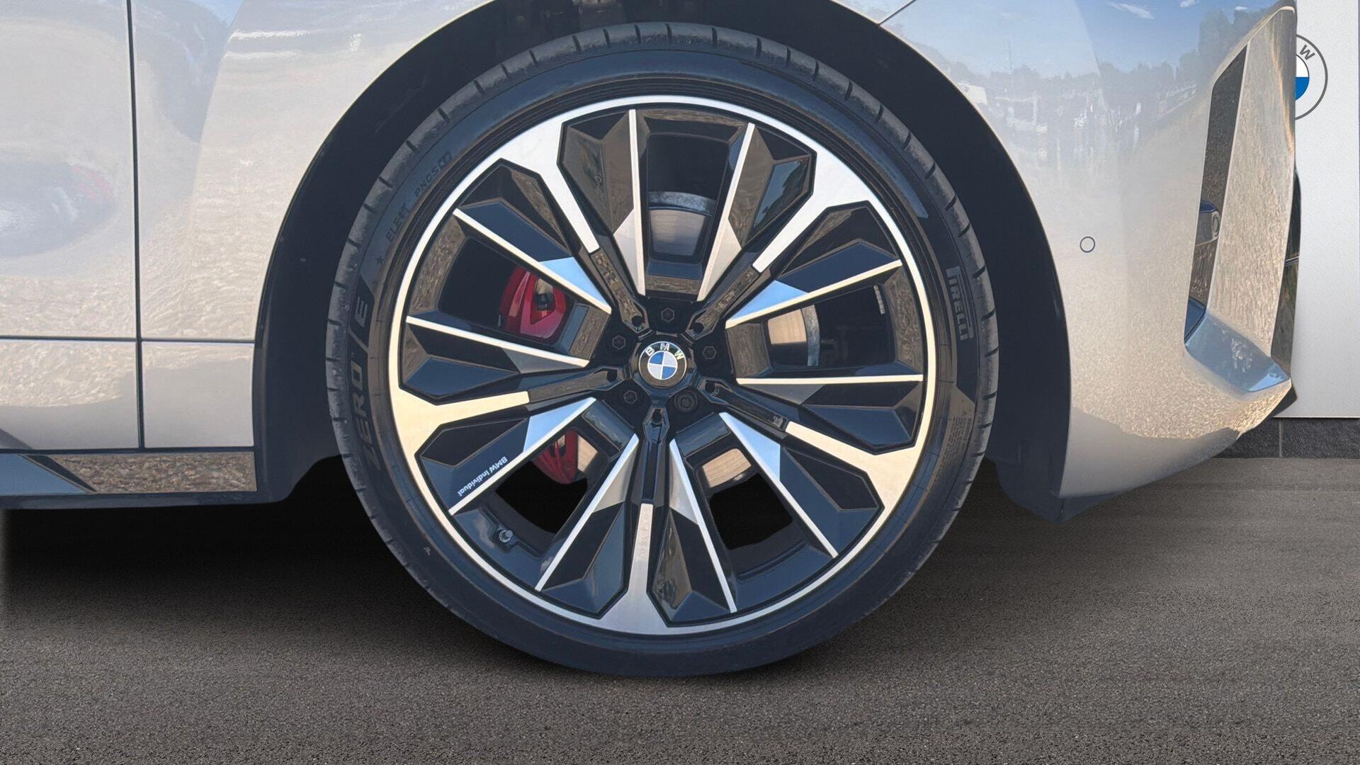 BMW Ix view 14