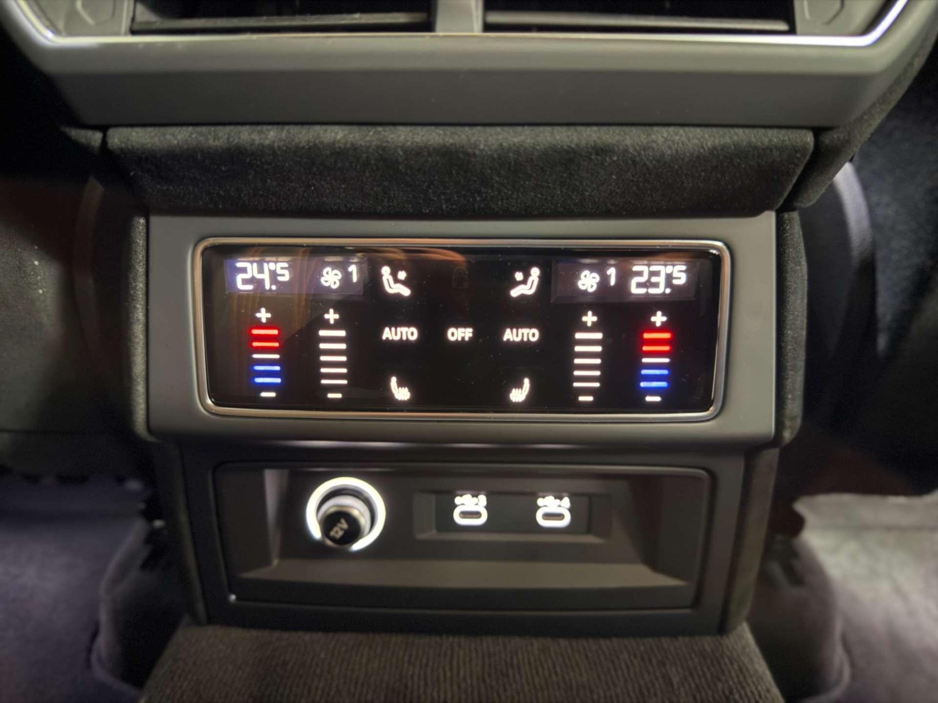 Lamborghini Urus view 72