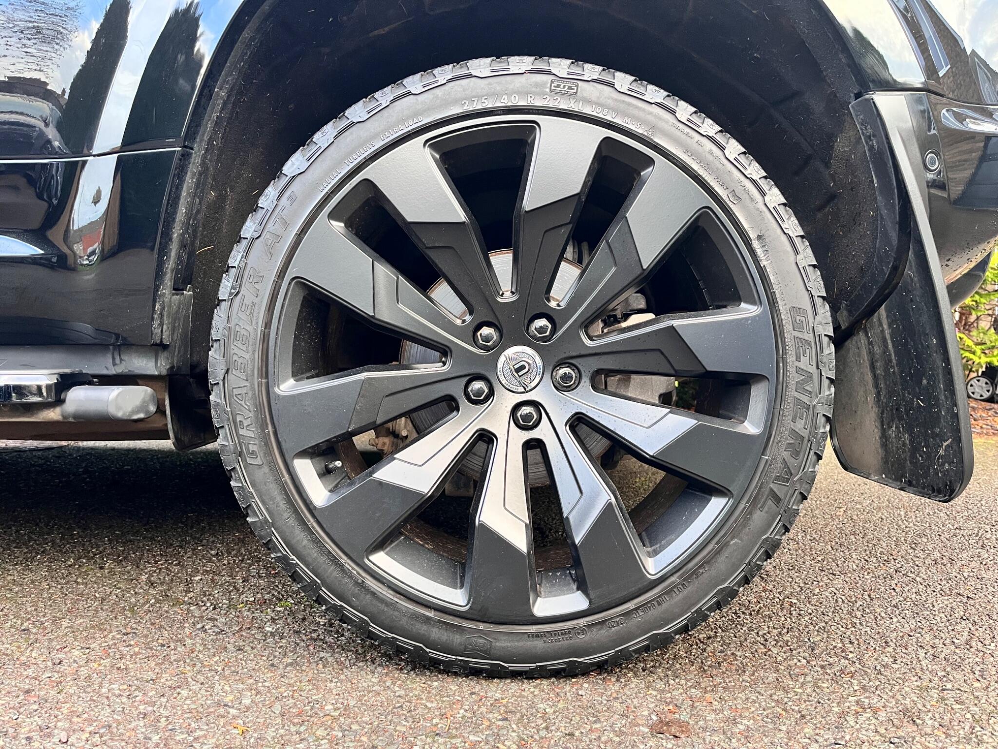 Land Rover Defender view 45
