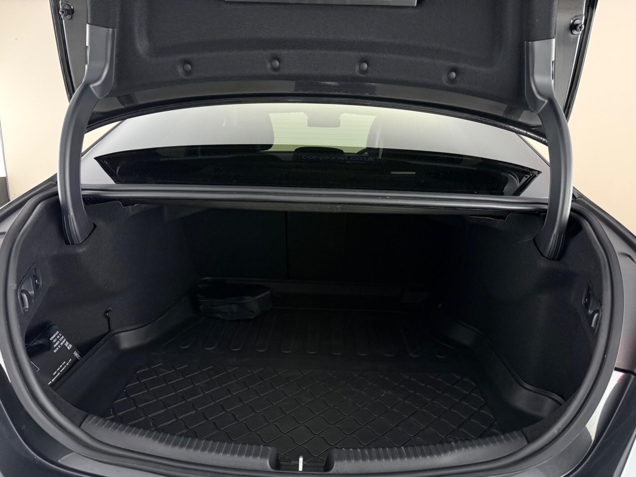 Mercedes-Benz C-Class view 10