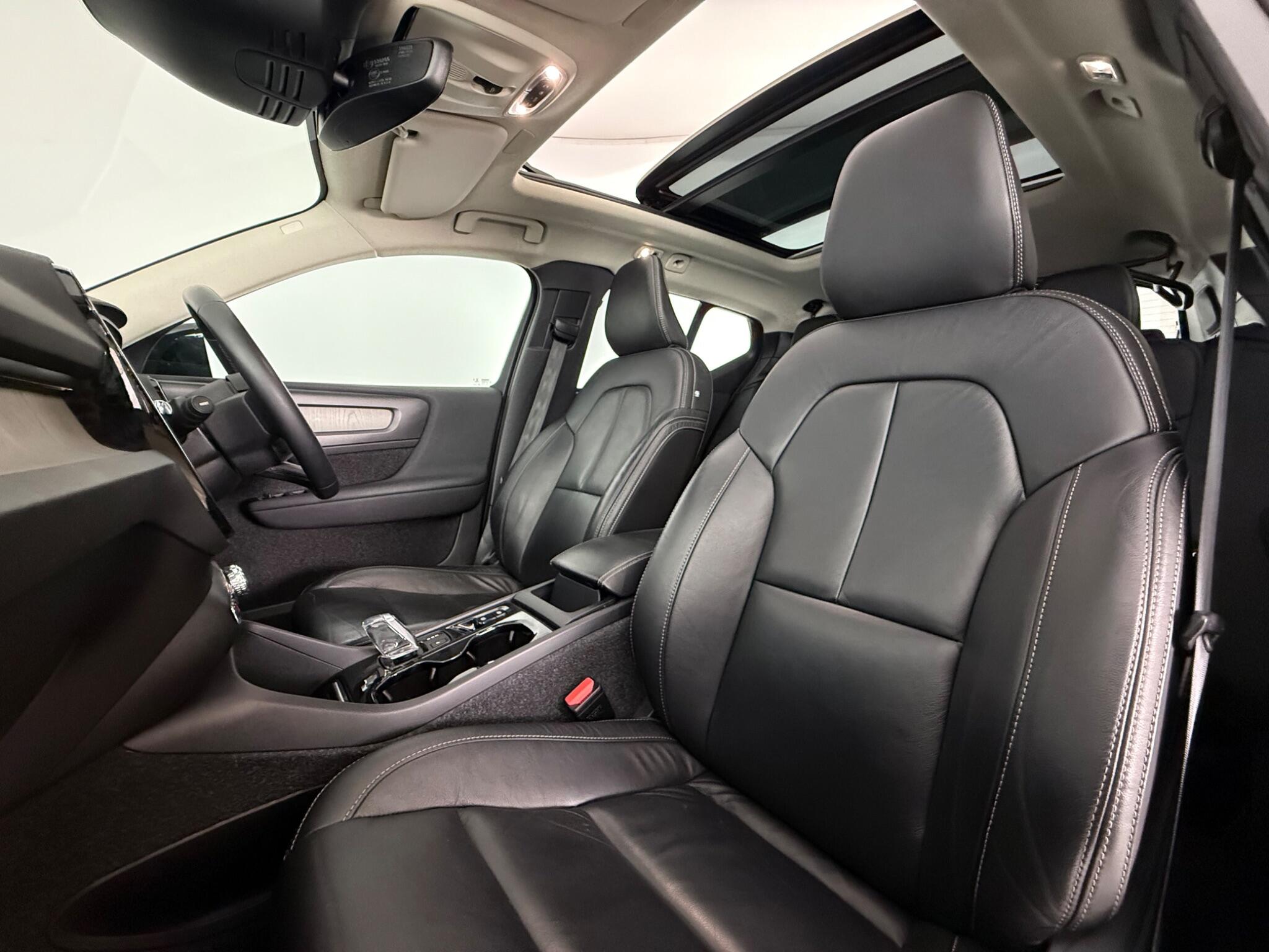 Volvo XC40 view 33