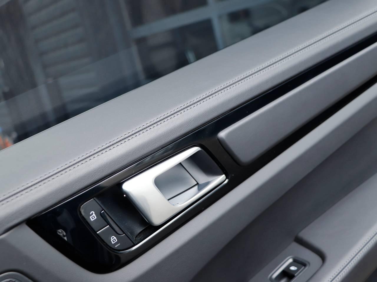 Porsche Cayenne view 19