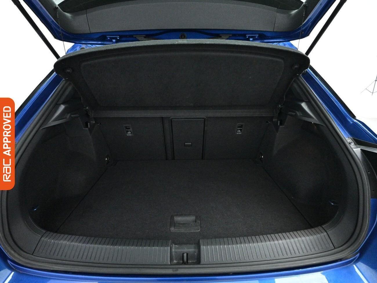 Volkswagen T-Roc view 23