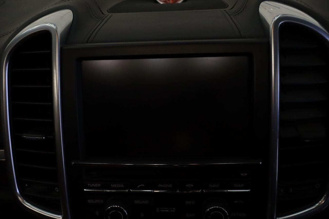 Porsche Cayenne view 24