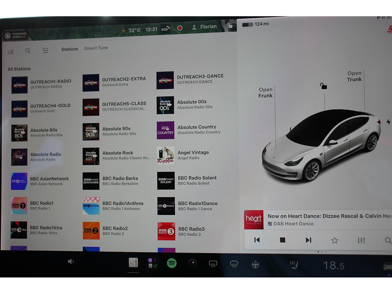 Tesla Model 3 view 21