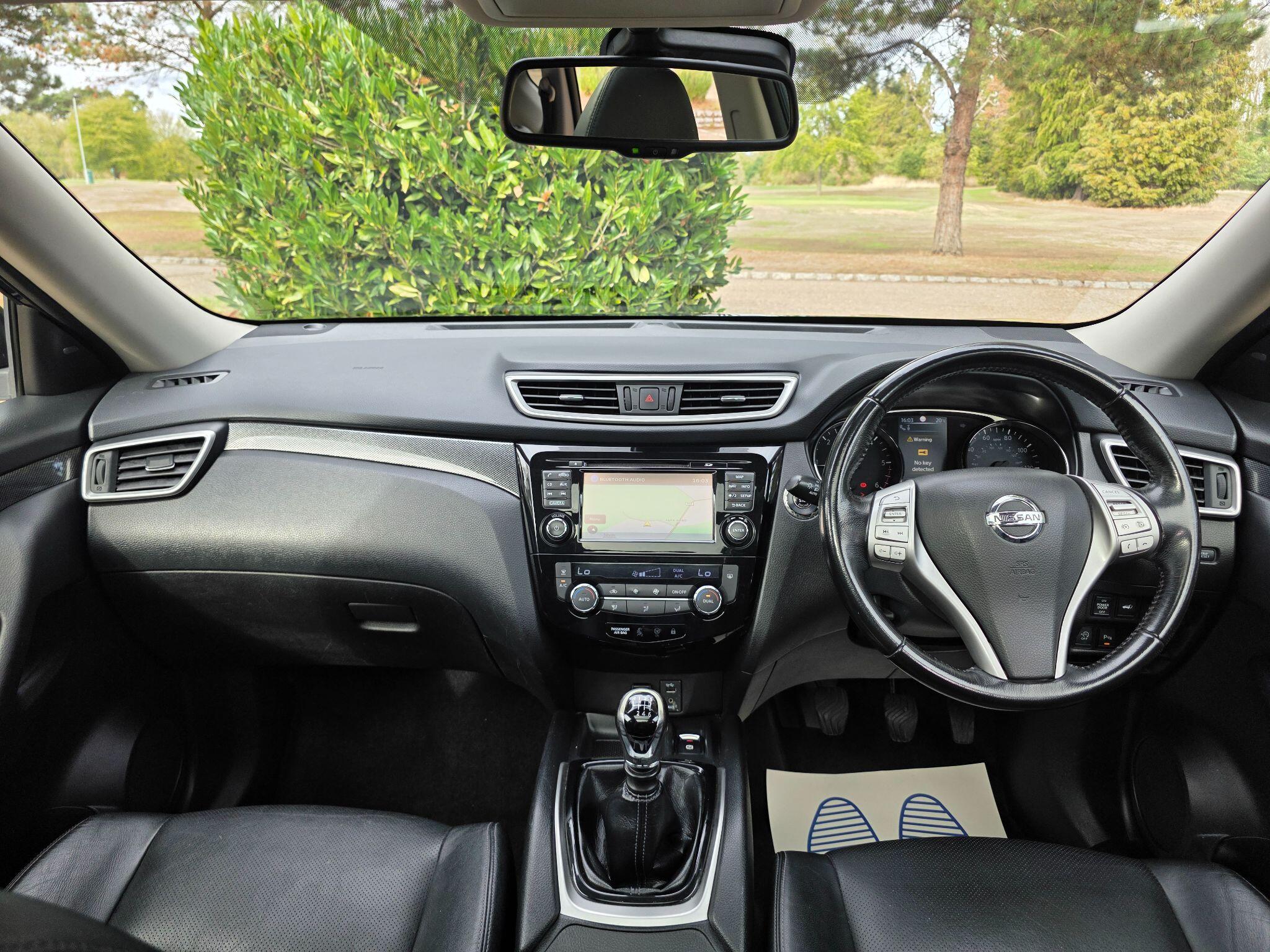 Nissan X-Trail view 14