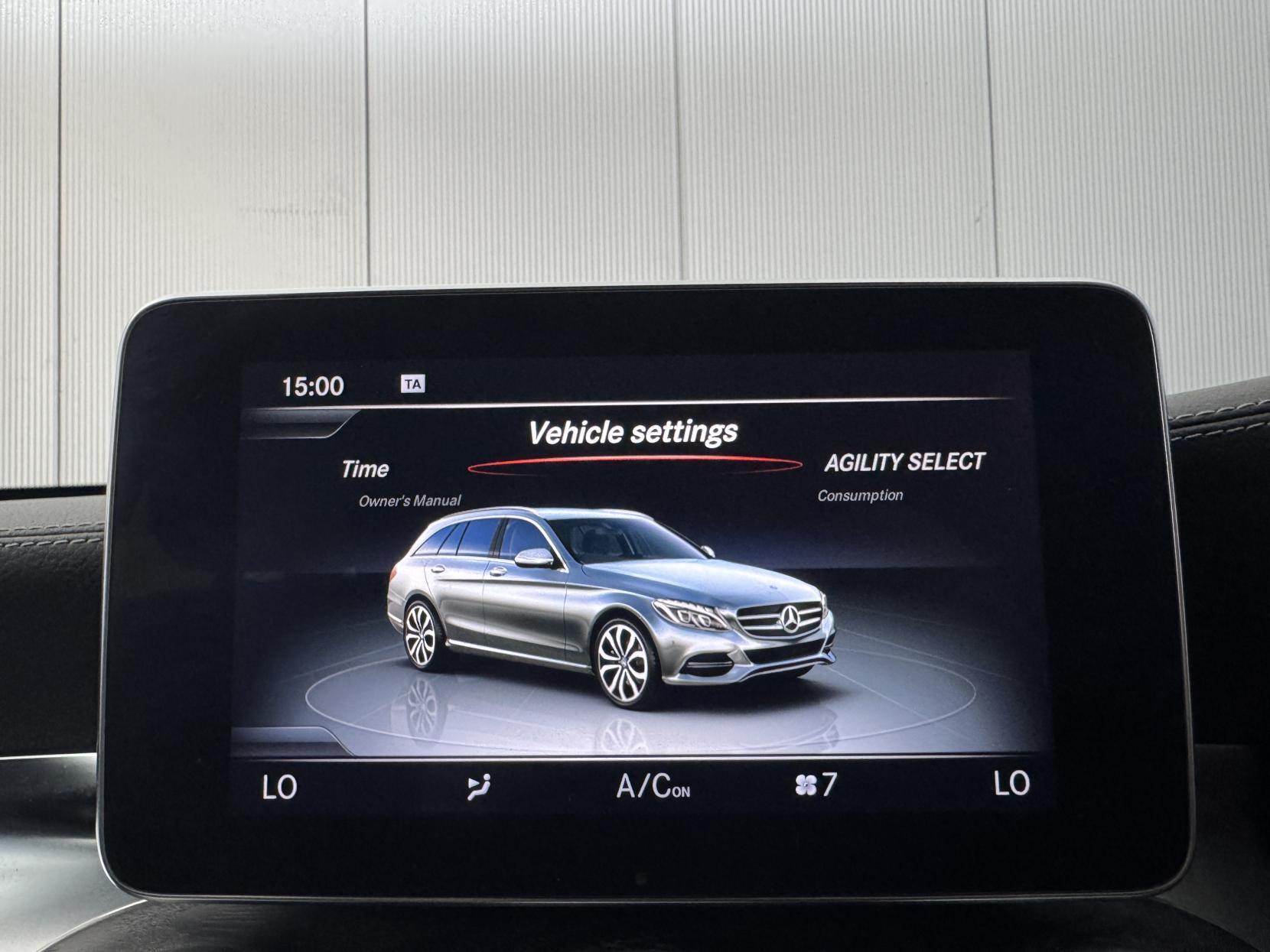 Mercedes-Benz C Class view 75