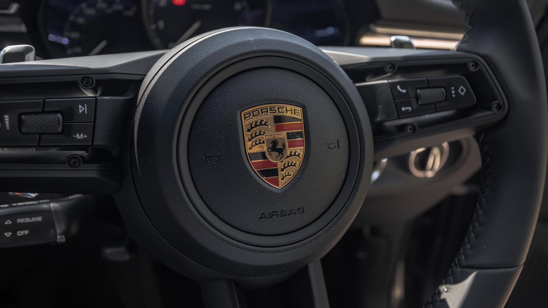Porsche Macan view 22