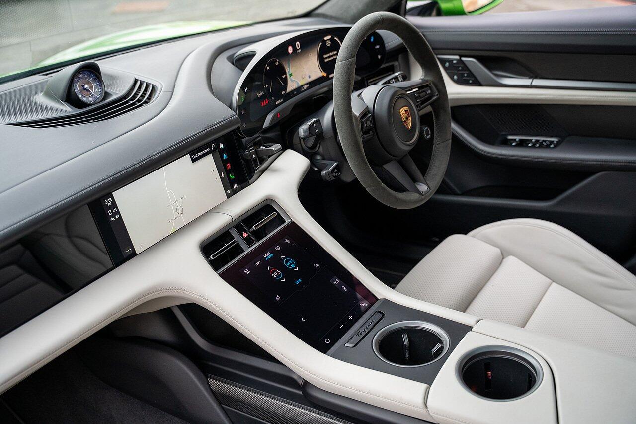 Porsche Taycan view 75