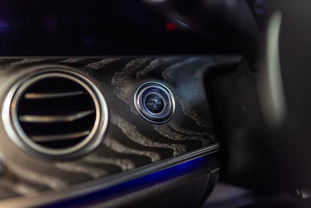 Mercedes-Benz E-Class view 35