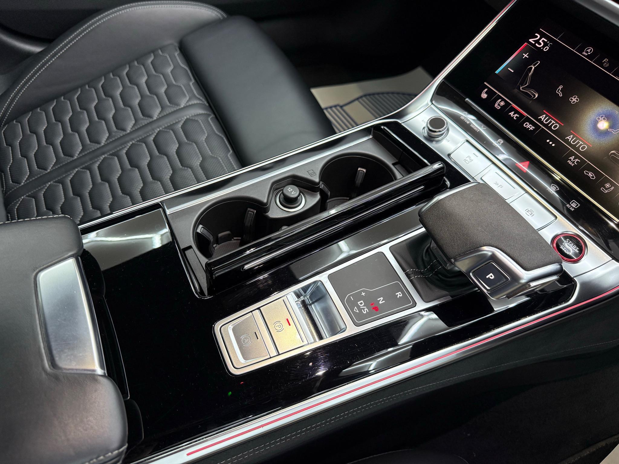 Audi RS6 Avant view 19