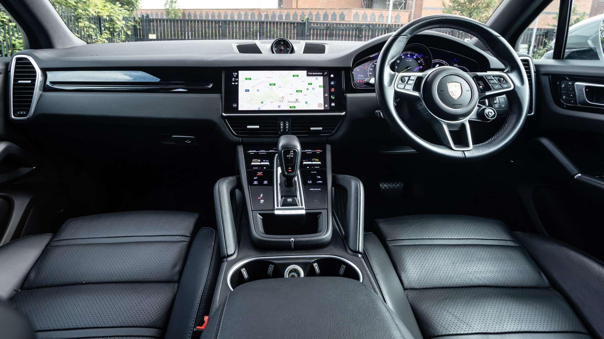 Porsche Cayenne view 11