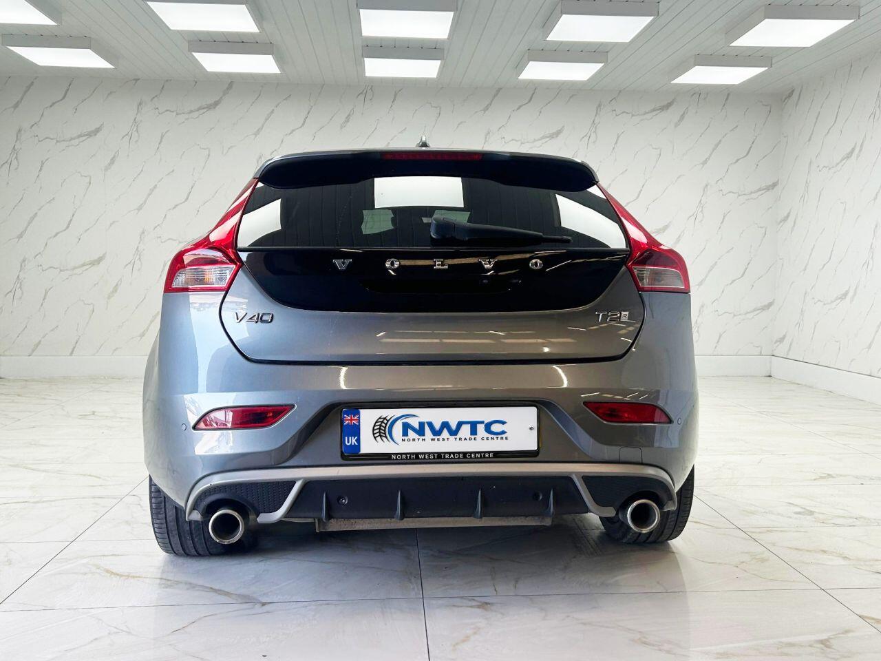 Volvo V40 view 11