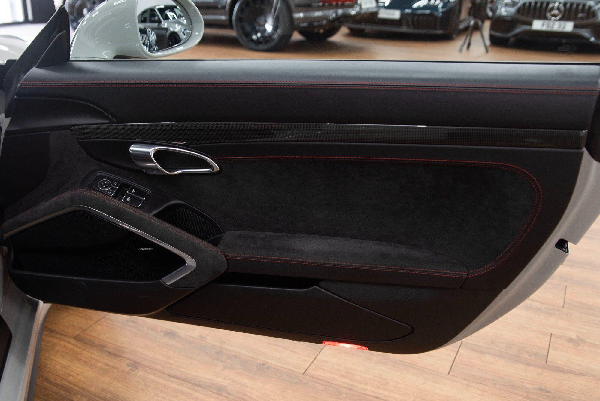 Porsche 911 view 24