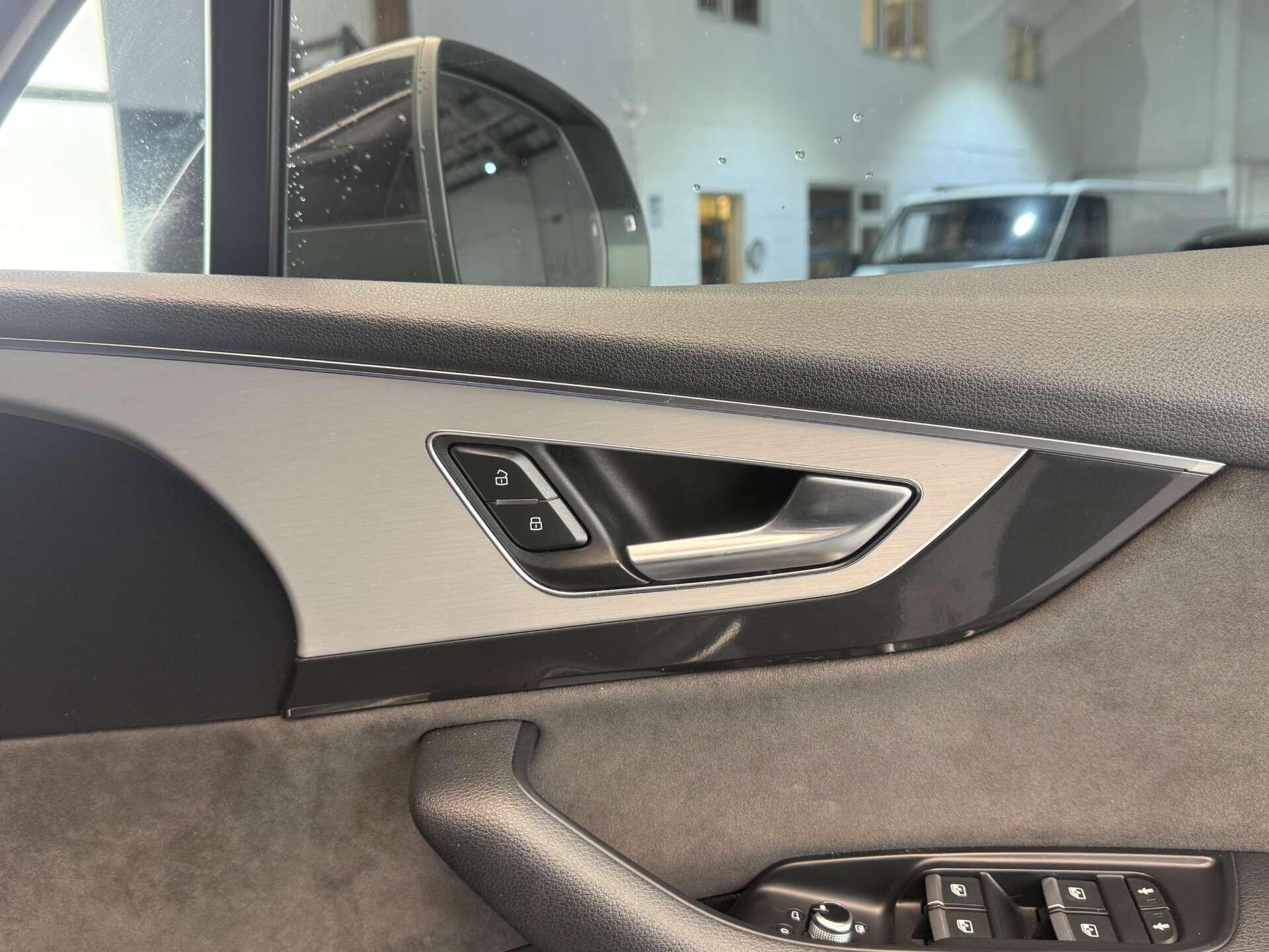 Audi Q7 view 33