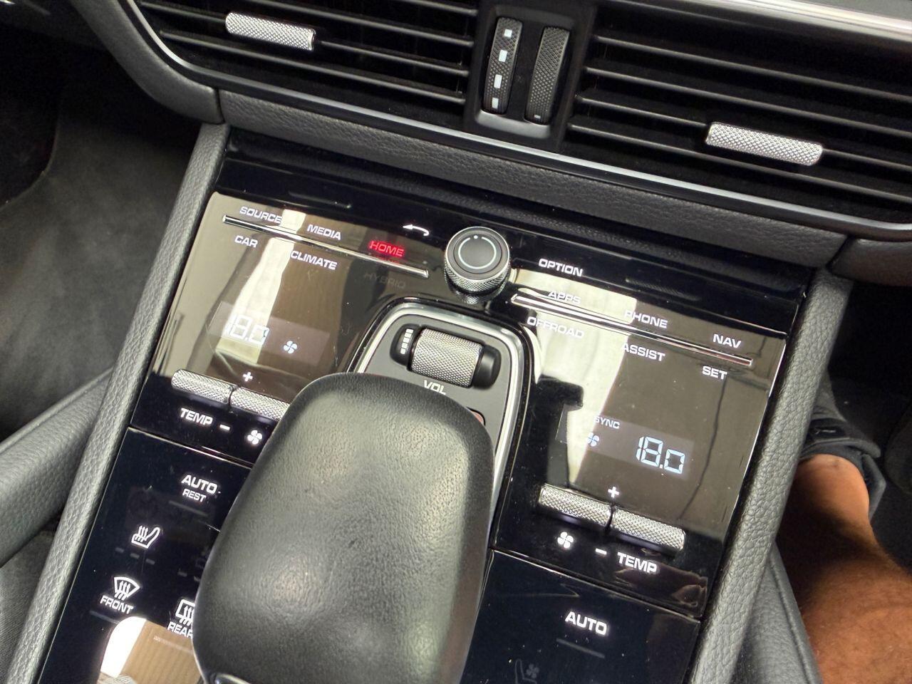 Porsche Cayenne view 47