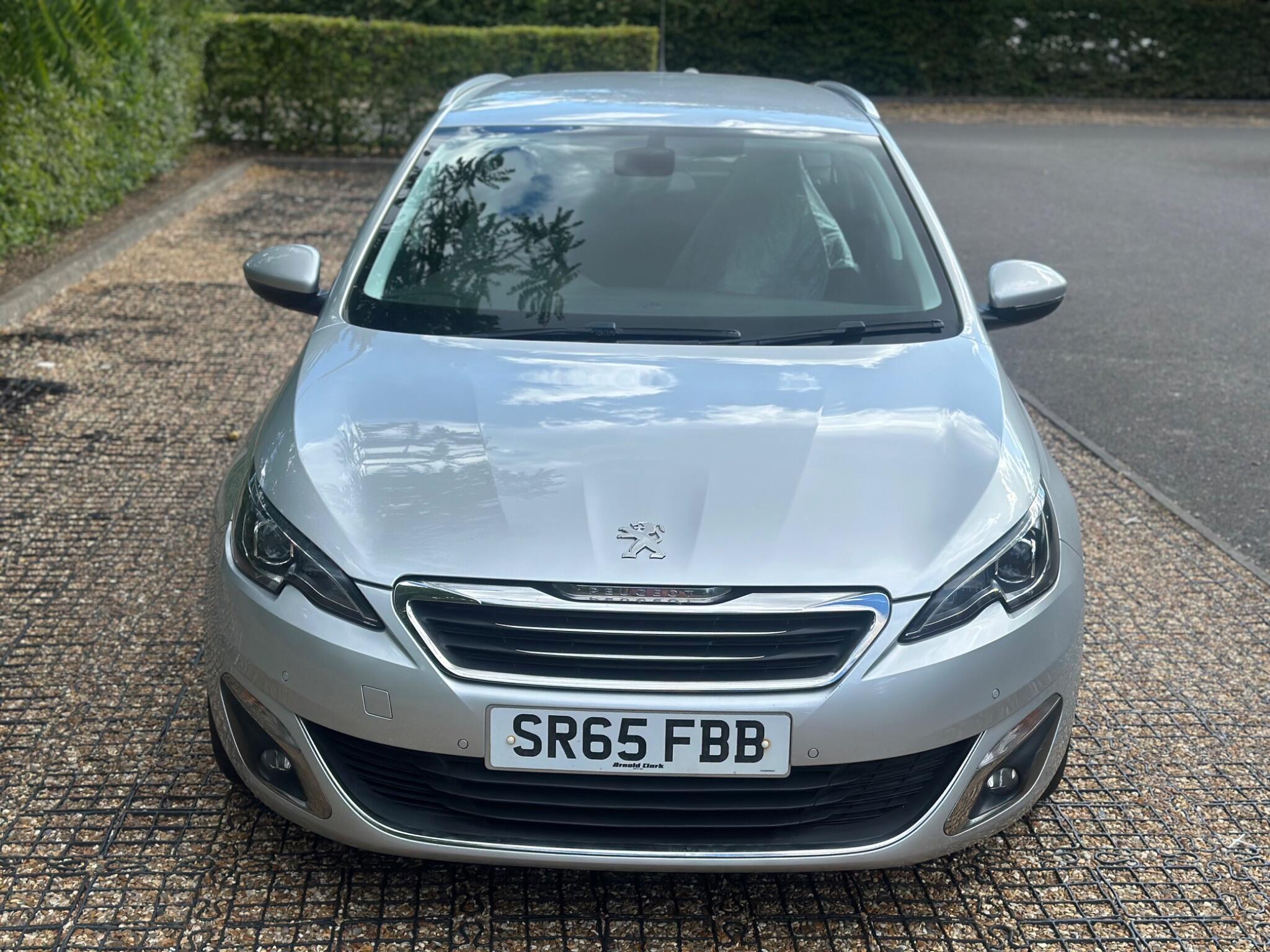 Peugeot 308 view 6