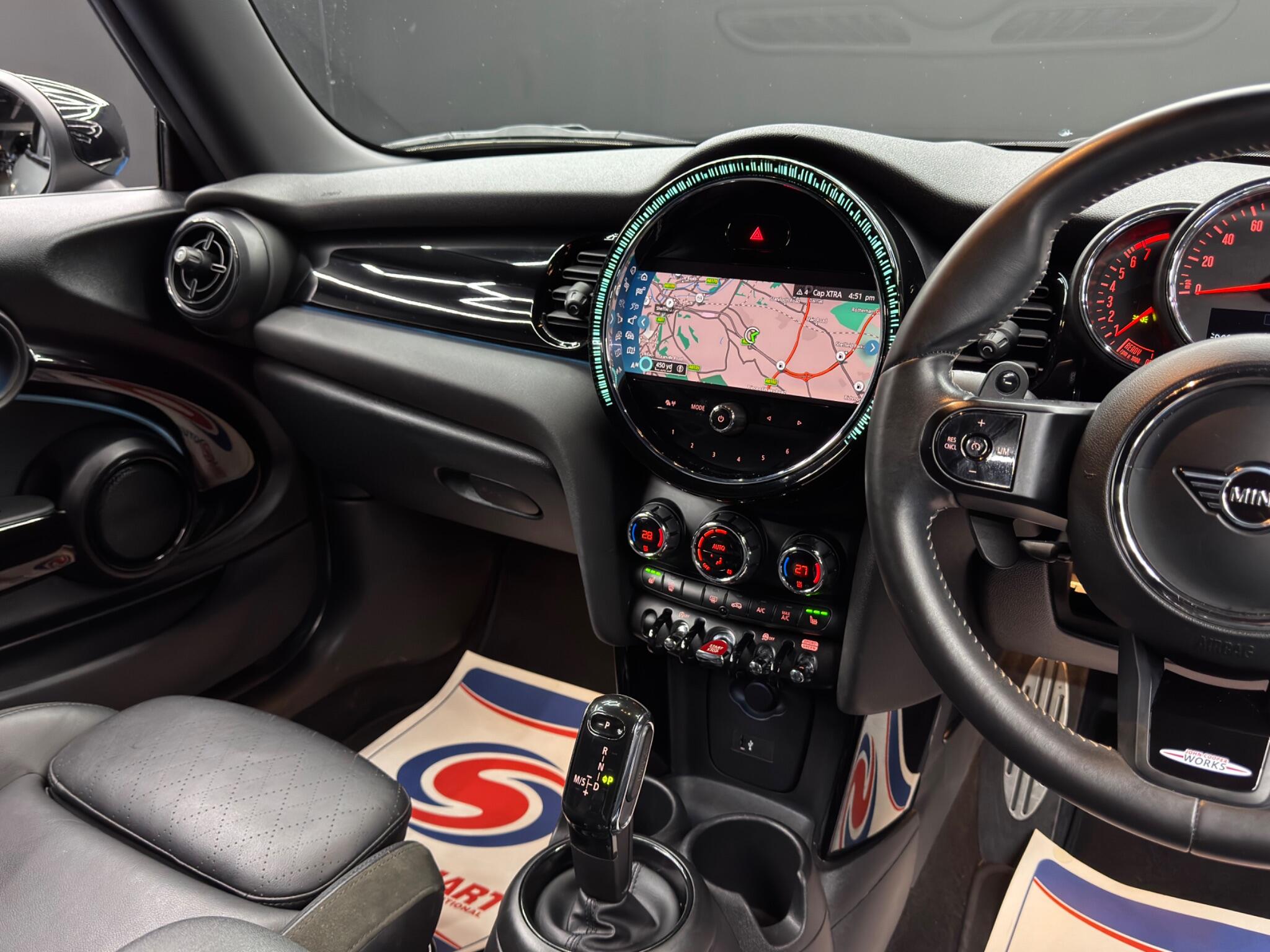 MINI Hatch view 22