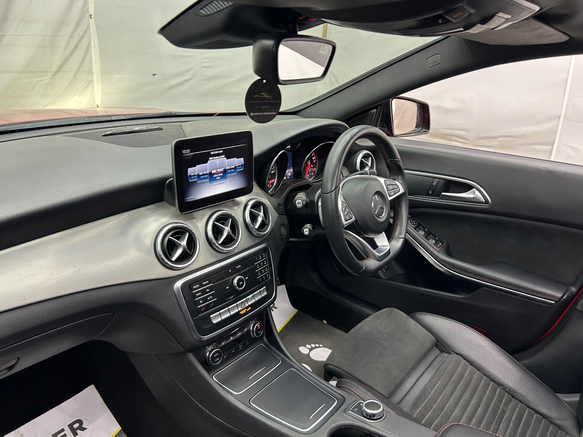 Mercedes-Benz Cla view 14