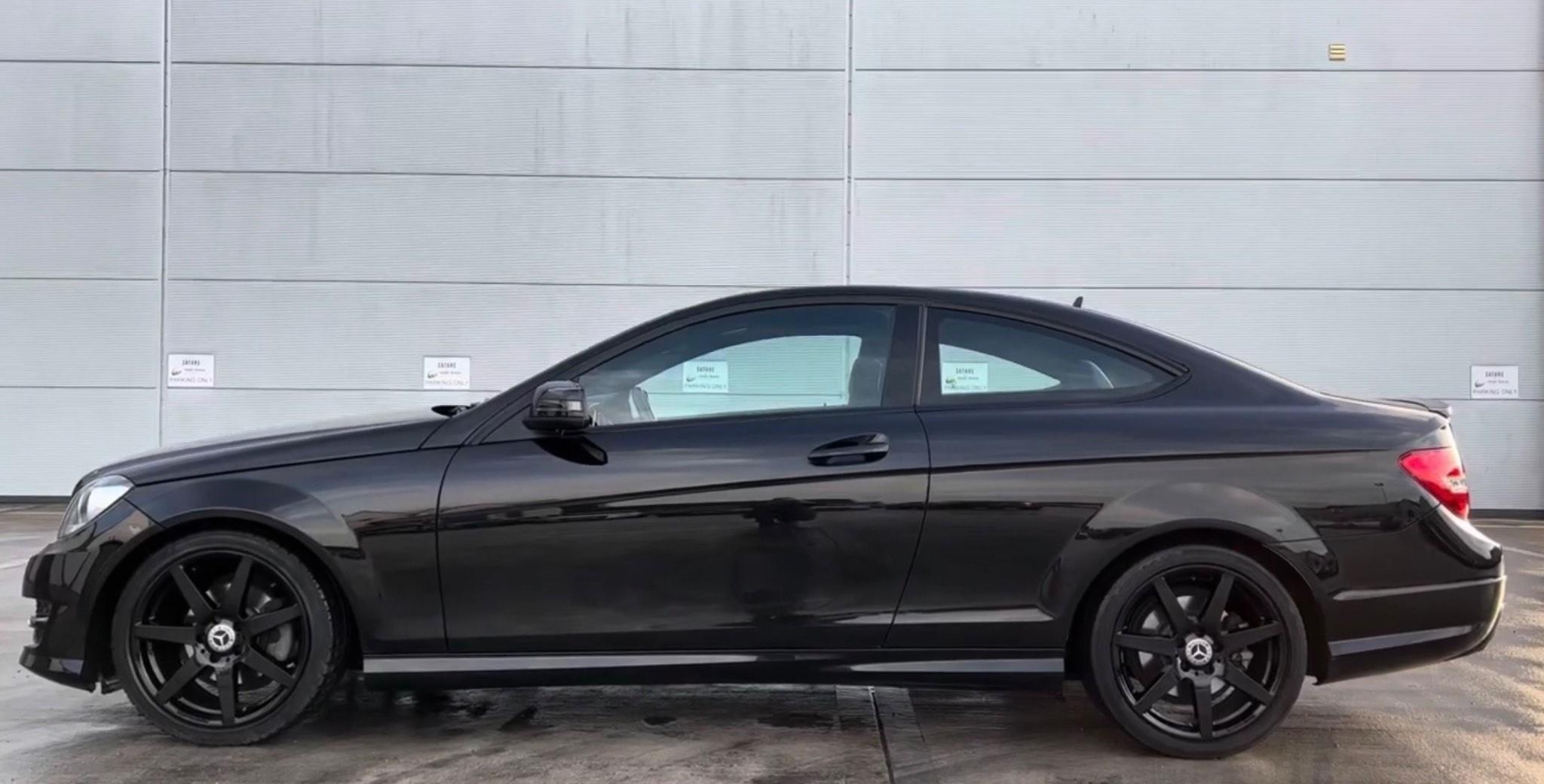 Mercedes-Benz C-Class view 4