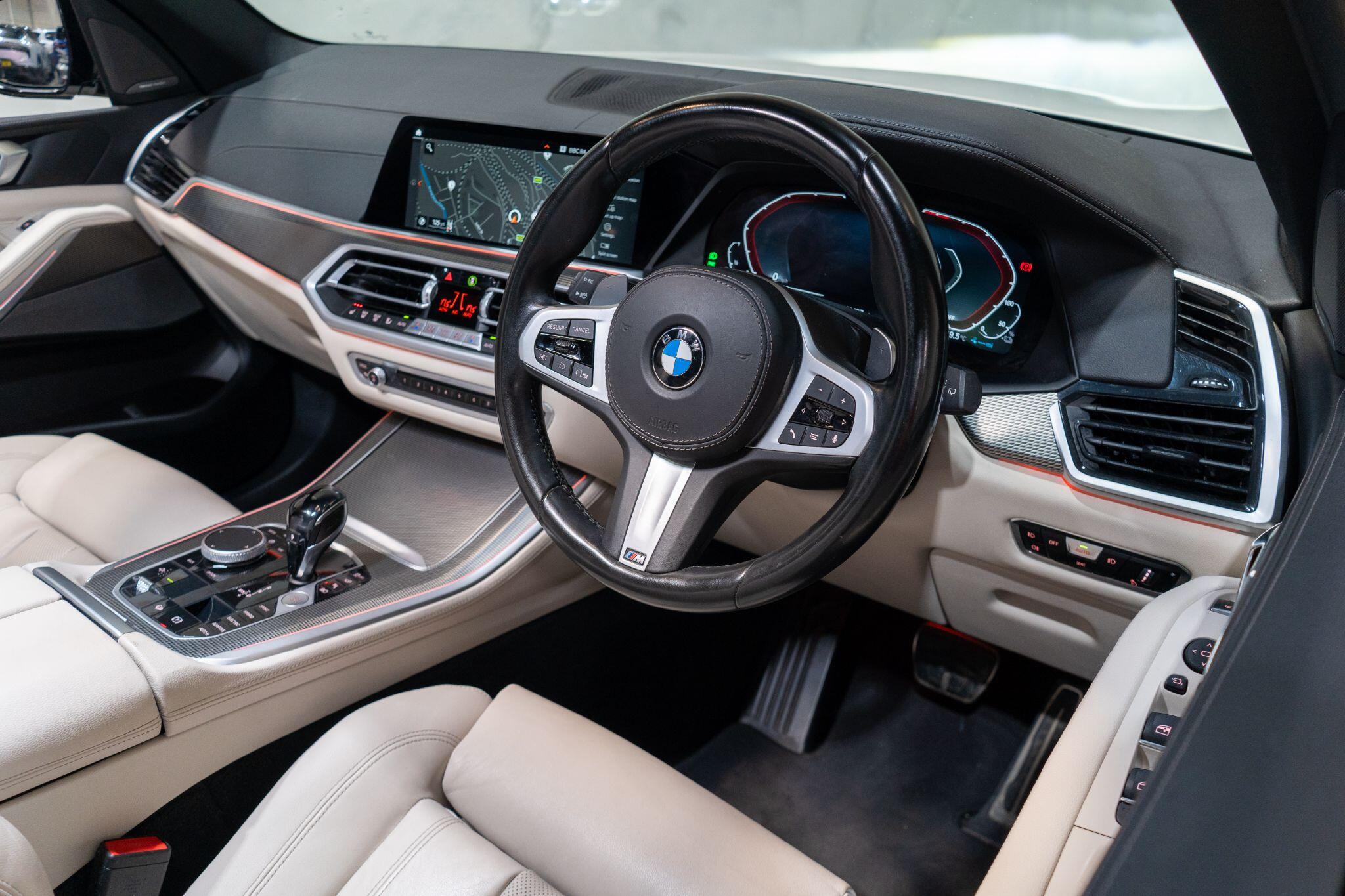 BMW X5 view 11