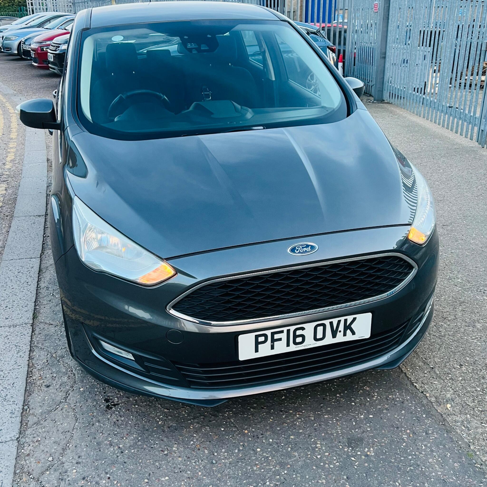 Ford C-Max view 3