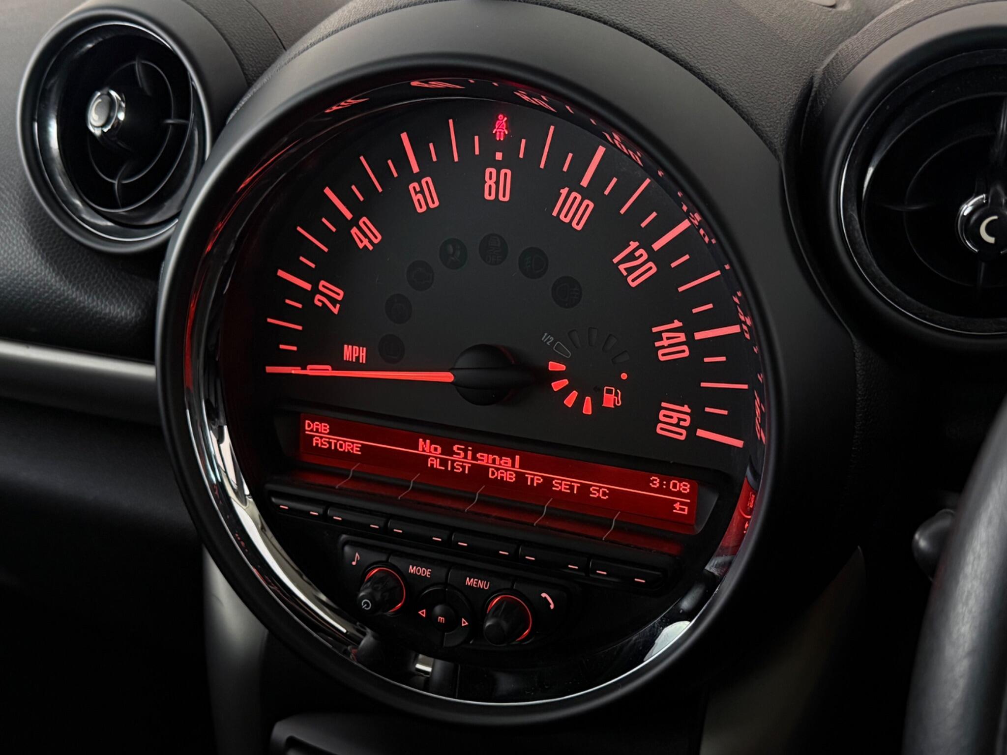 Mini Countryman view 20
