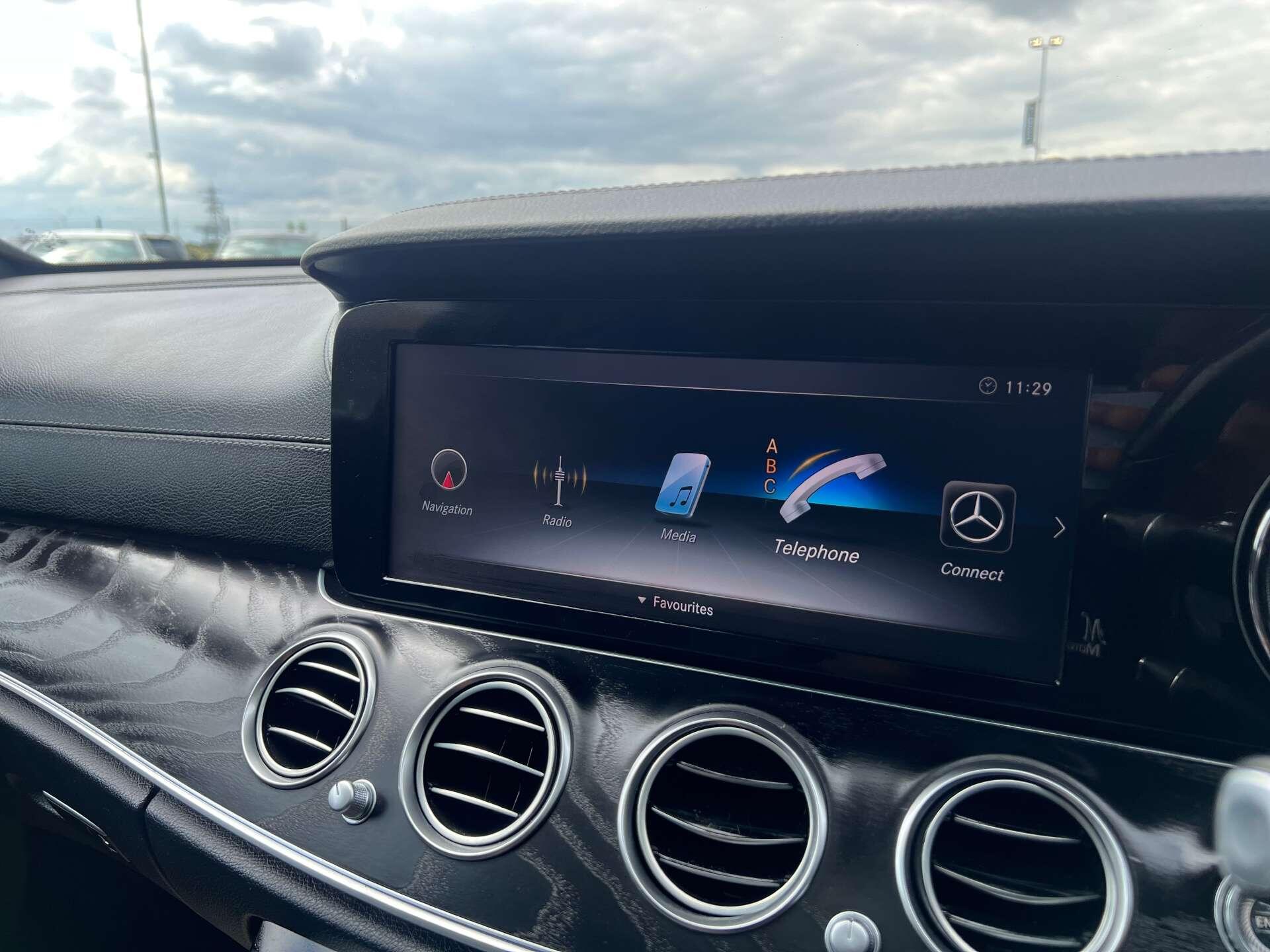 Mercedes-Benz E-Class view 34