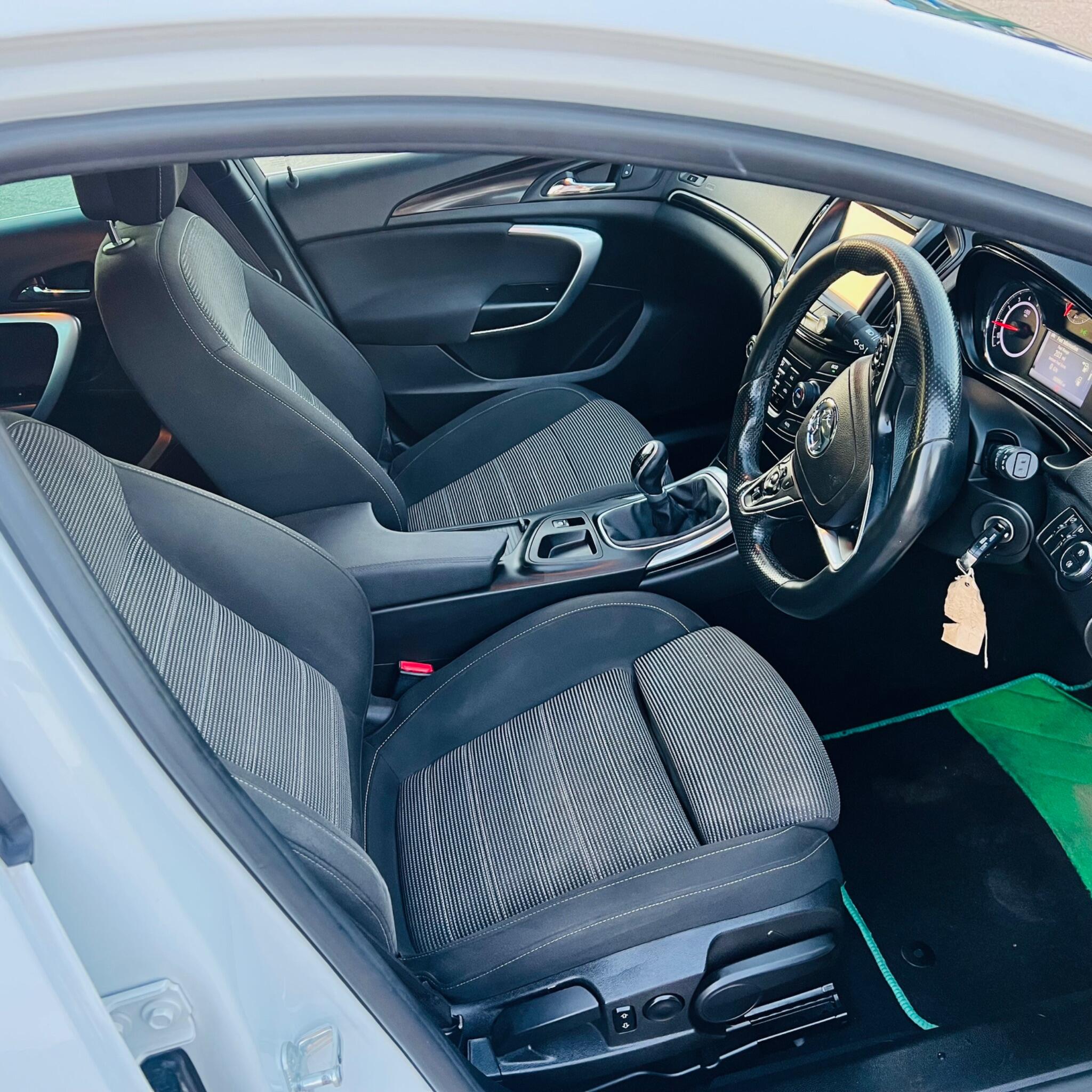 Vauxhall Insignia view 17