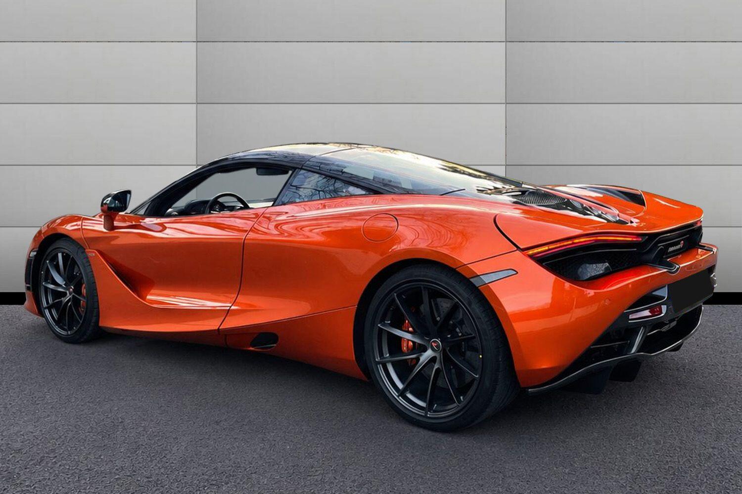 Mclaren 720s view 4