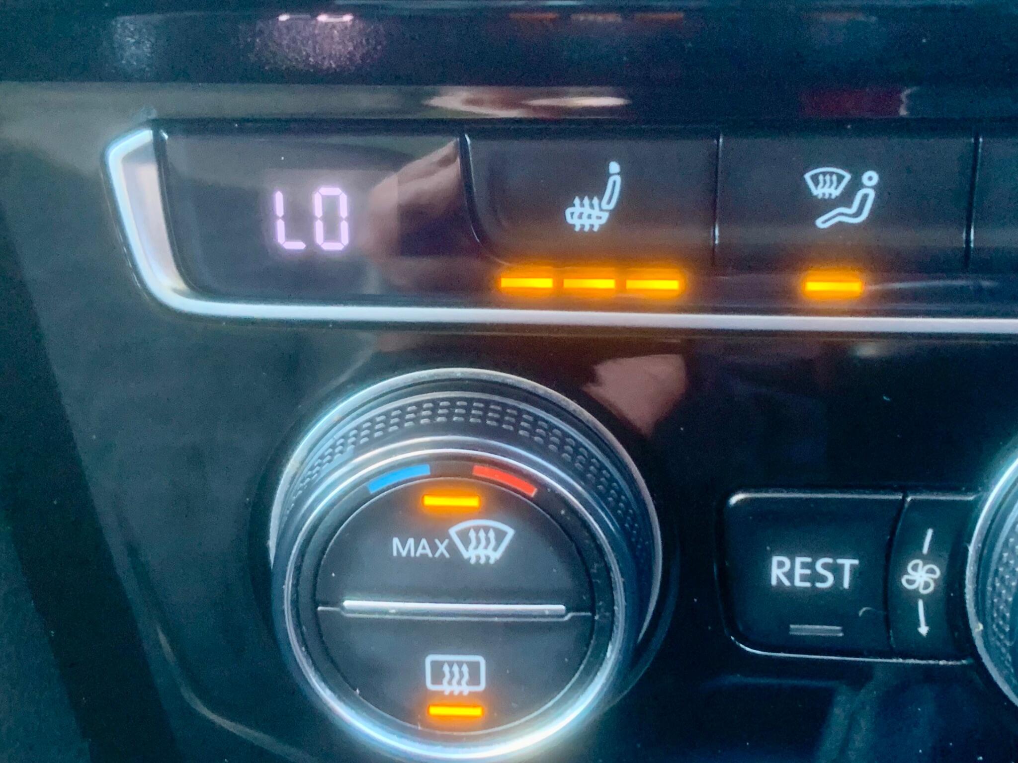 Volkswagen Passat view 30