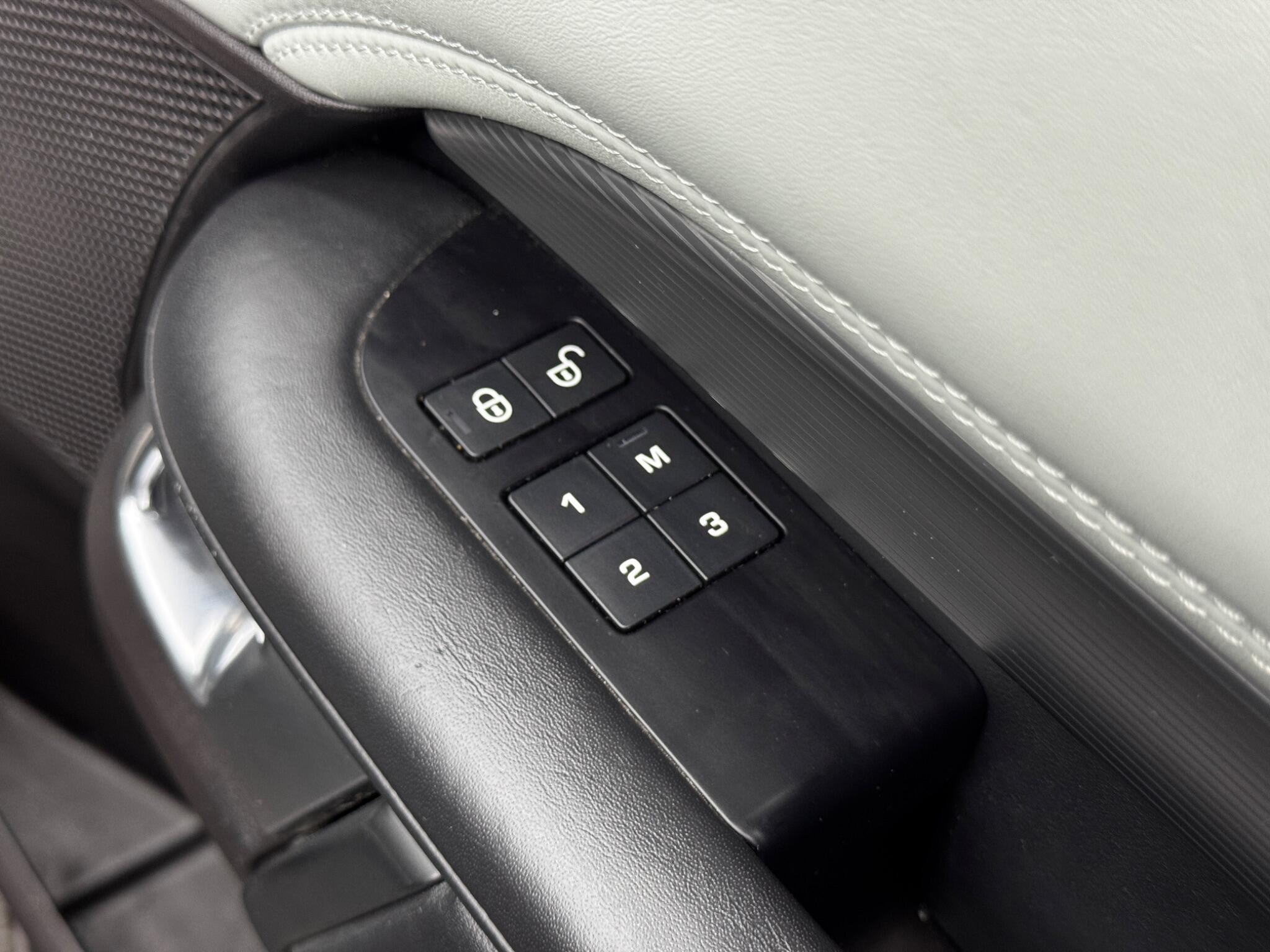 Land Rover Discovery view 49