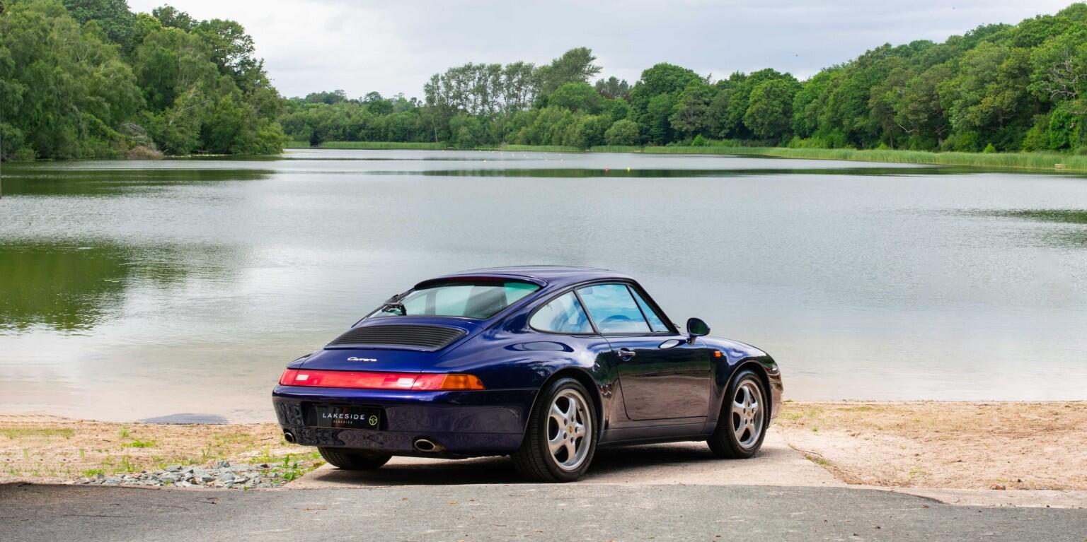 Porsche 911 view 6