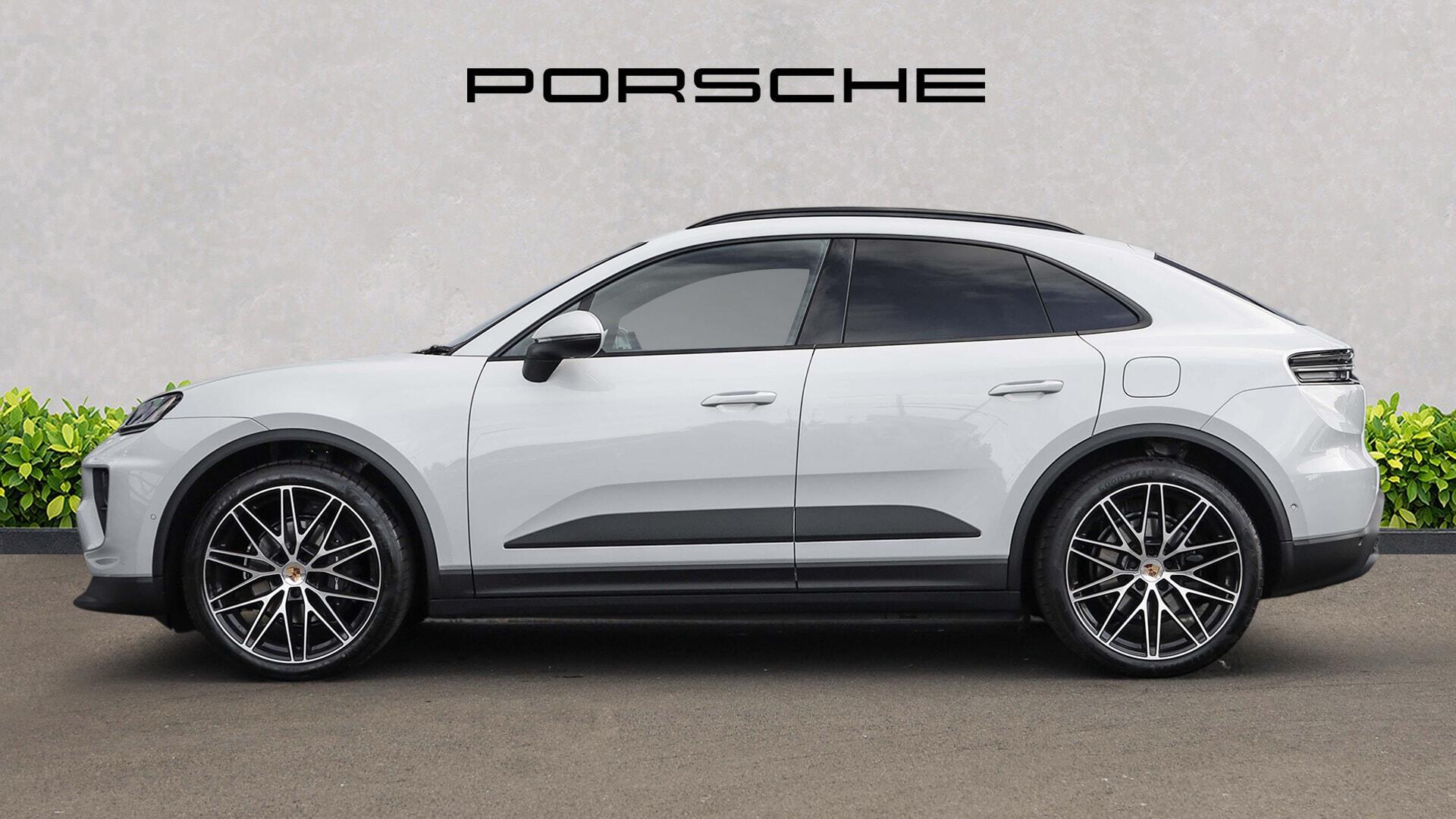 Porsche Macan view 5