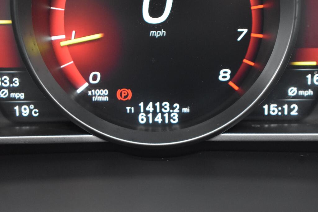 Volvo V40 view 11