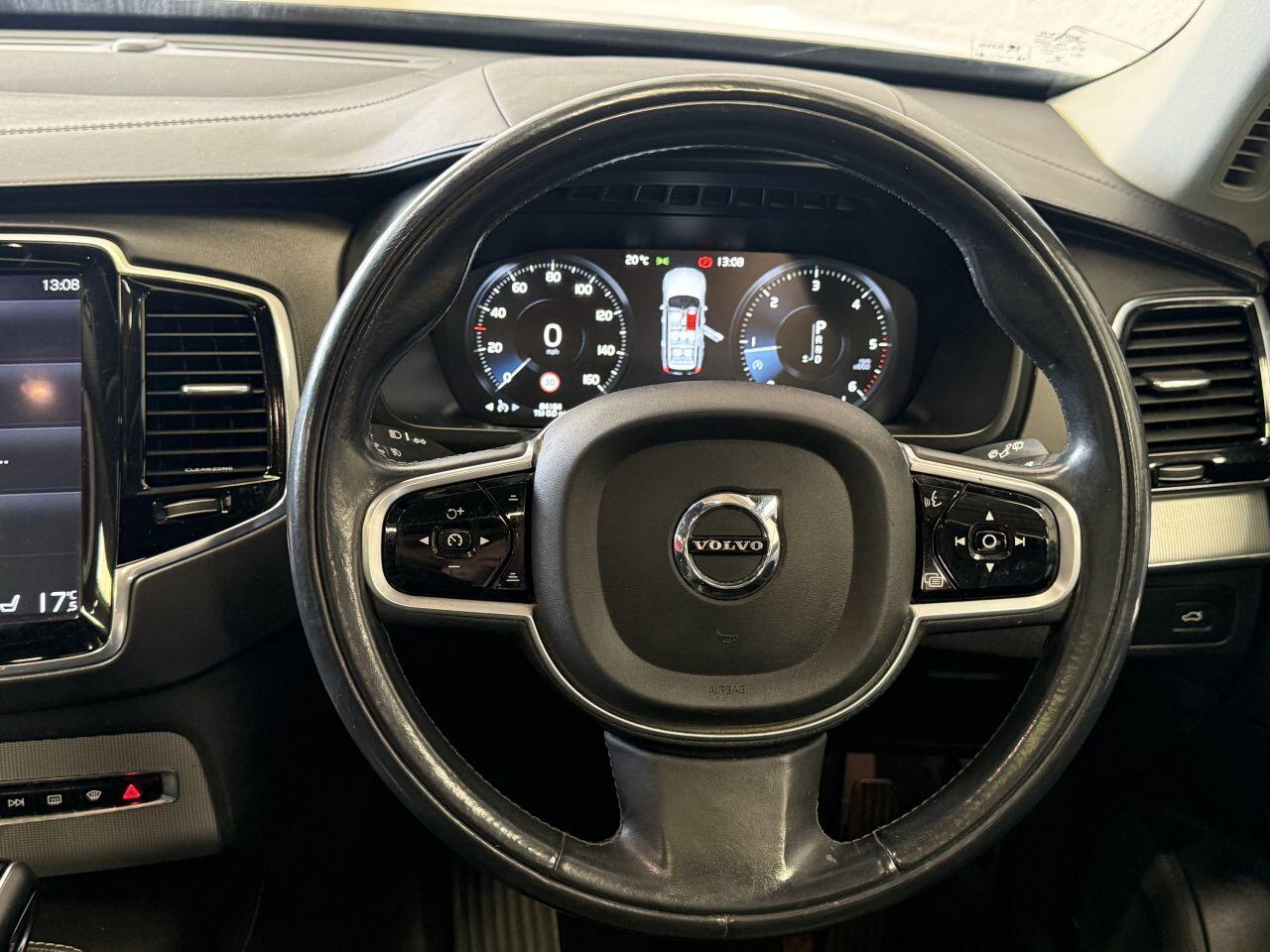 Volvo XC90 view 36